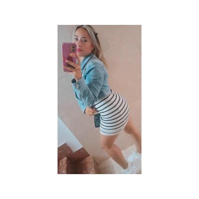 CORAL, DELGADA FLEXIBLE MUY SEXI