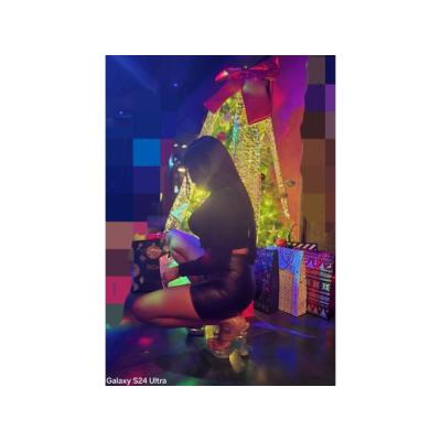 UN BOMBONAZO DE MUJER PARA DISFRUTAR