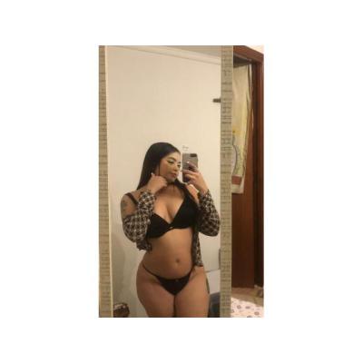 ANDREA, DISCRETA MUY JUGUETONA EN LA CAMA
