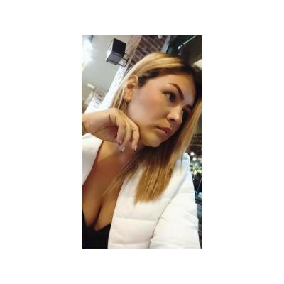 IMPLICADA, ARDIENTE MUY DISCRETA. . . SALIDAS