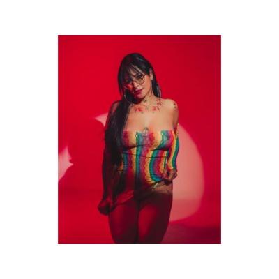 JOVENCITA MUY FIESTERA Y CARIÑOSA