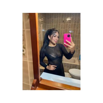 completa morena muy fiestera. . . salidas