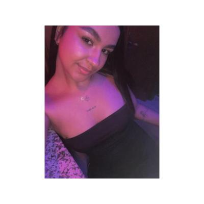 PERRA EXOTICA CON GANAS DE UNA RICA POLLA