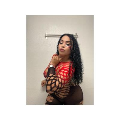 HERMOSA SARA MUY CARIÑOSA