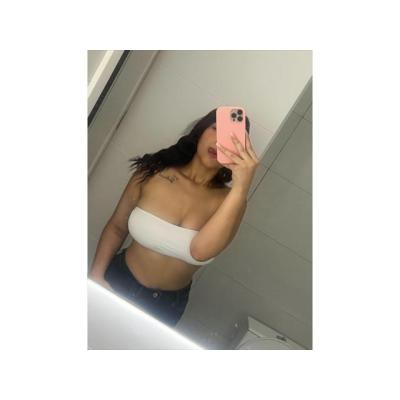 SOFIA VEN A CHUPAR MI COÑO MOJADITO