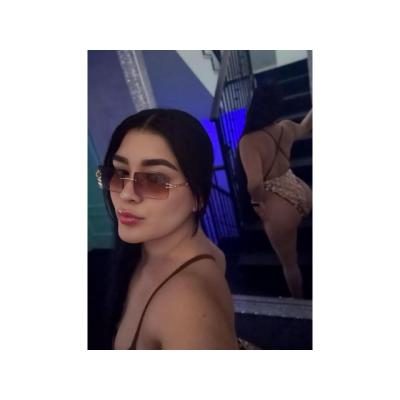 ZOE, LATINA . DISPÙESTA  A TODO
