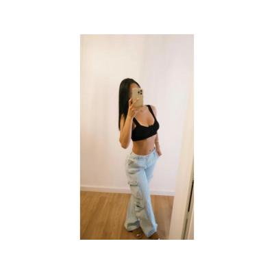 JOVENCITA DELGADA, ARDIENTE Y COMPLACIENTE