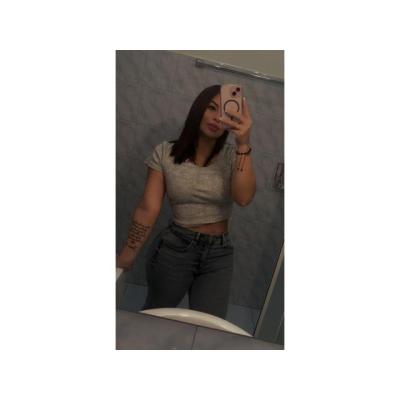 LEIDY RICA LATINA MUY COMPLACIENTE