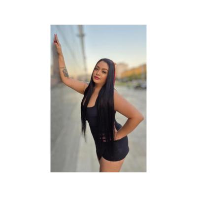 LATINA JUGUETONA DISPONIBLE