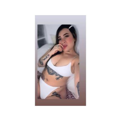 COMPLACIENTE Y CALIENTE