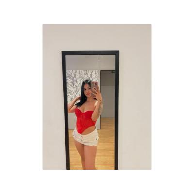 UNA DIOSA CANDENTE EN LA CAMA