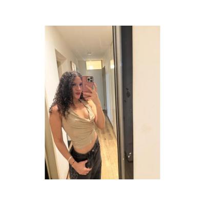 ANTONELLA TIERNA Y MAJA EN BENETUSER