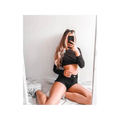 me pongo en 4 para que mires mi flor