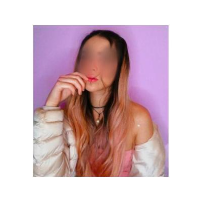 me pongo en 4 para que mires mi flor