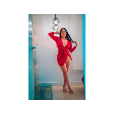 SENSUAL, ARDIENTE Y LUJURIOSA LATINA