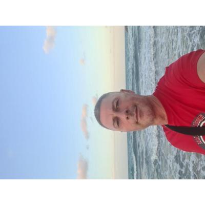 Madurito hace sexo oral a mujer