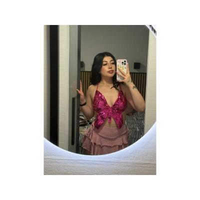 MARTINA , TERNA MASSATGISTA COS A COS -