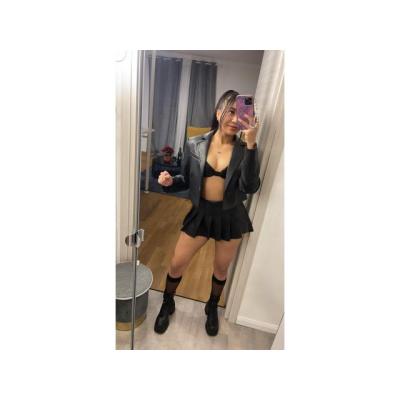 EYMI PRECIOSA JOVENCITA COLOMBIANA NOVEDAD