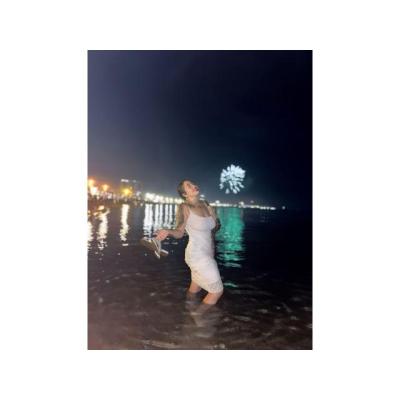 ADORABLE Y EXTROVERTIDA COLOMBIANA