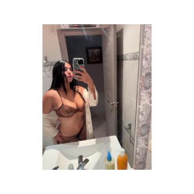 DOMINANTE Y ENCANTADORA LATINA