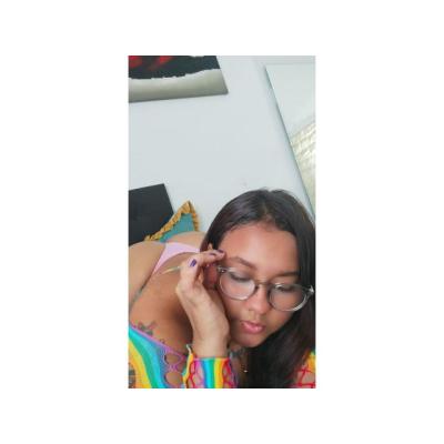 (i) TENGO CASA SOLA VEN CARIÑO