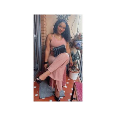 (i) TENGO CASA SOLA VEN CARIÑO