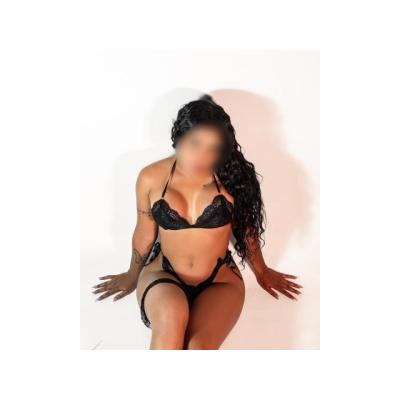 CAMILA MUJER LATINA TRATÓ VIP LLAMA