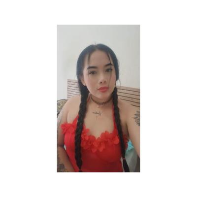 NAHOMI MUJER LATINA TRATÓ VIP LLAMA