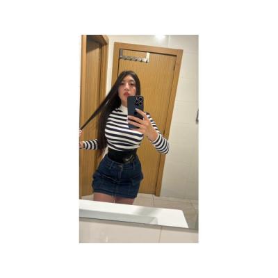 (i)MEGAN MODELITO CON MUCHA ACCION