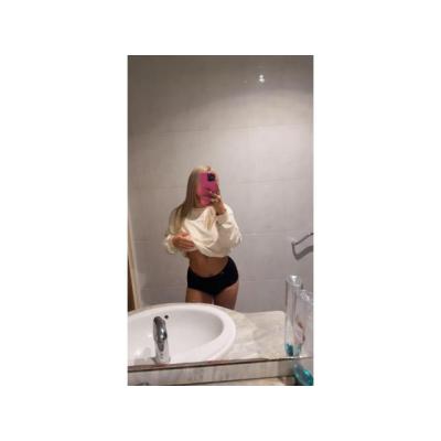 CATALINA MUJER LATINA TRATÓ VIP LLAMA