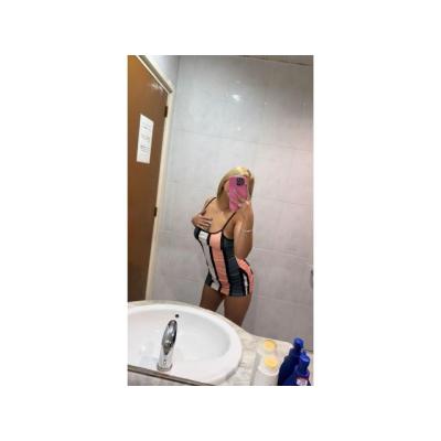 CATALINA MUJER LATINA TRATÓ VIP LLAMA