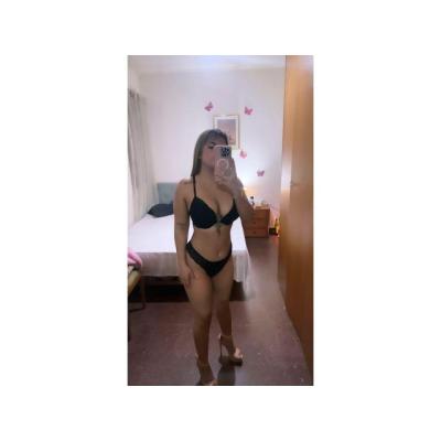 CATALINA MUJER LATINA TRATÓ VIP LLAMA