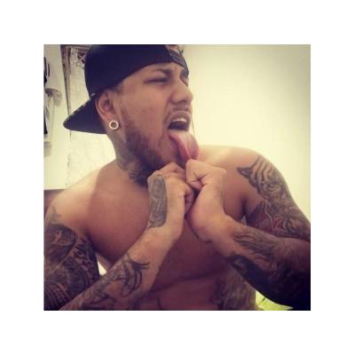 Erick Joven moreno Tatuado XL Latino