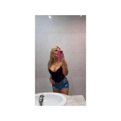 CATALINA BELLEZA COLOMBIANA DE LUJO