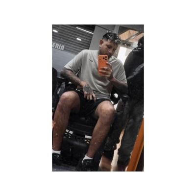 Erick Joven moreno Tatuado XL Latino