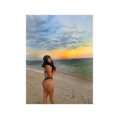 Sara 🩷 24 Horas ️ recién llegada a la isla ️