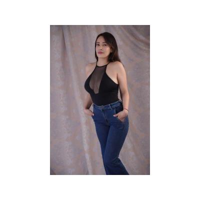 (i) LISSA TU DIVA COMPLACIENTE