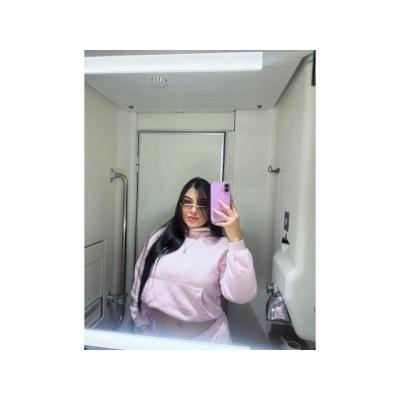 VALENTINA DE VUELTA EN BENETUSSER