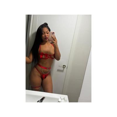 (i) KIM LA MUZA PERFECTA DEL PLACER