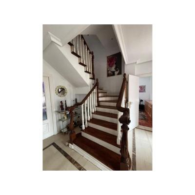 Cielo en SpaceRose, Frente al metro Rivas