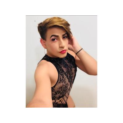 Vicky divertida complaciente