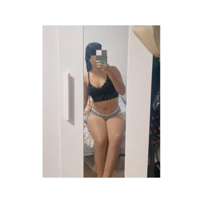 (i) JOVENCITA MUY ANIMADA EN VALENCIA