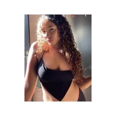 soy una morenita muy cariñosa /