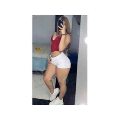 Guapísima juguetona con buen cuerpo.