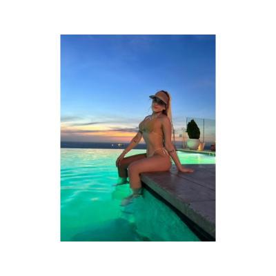 AMELIA , TU CHISPA EXÓTICA