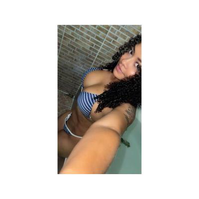 CORRETE CON UNA RICA CUBANITA