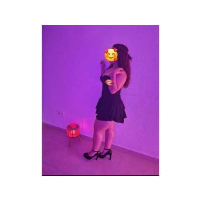 LATINA DE PIEL CANELA EN VERA