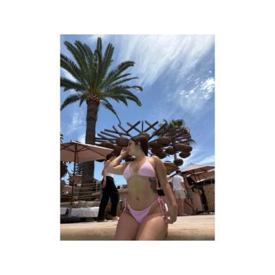 (i) EMILLY HERMOSA LATINA EN BUSCA DE PLACER