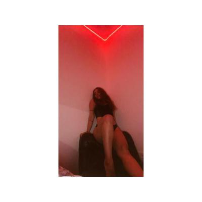 LUNA TIERNA Y SEDUCTORA JOVEN DE 19 AÑOS