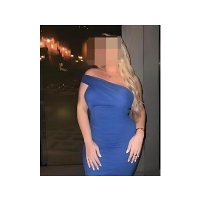 Chica latina guapa y ardiente. Salidas